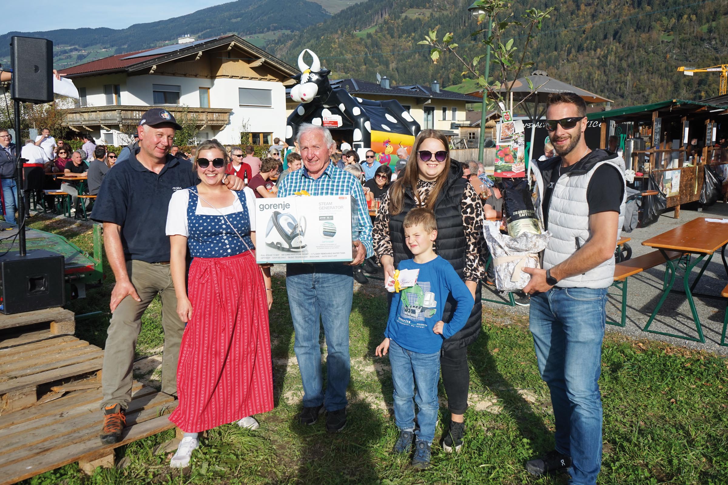 Famili-rer-Kirchtag-in-Uderns